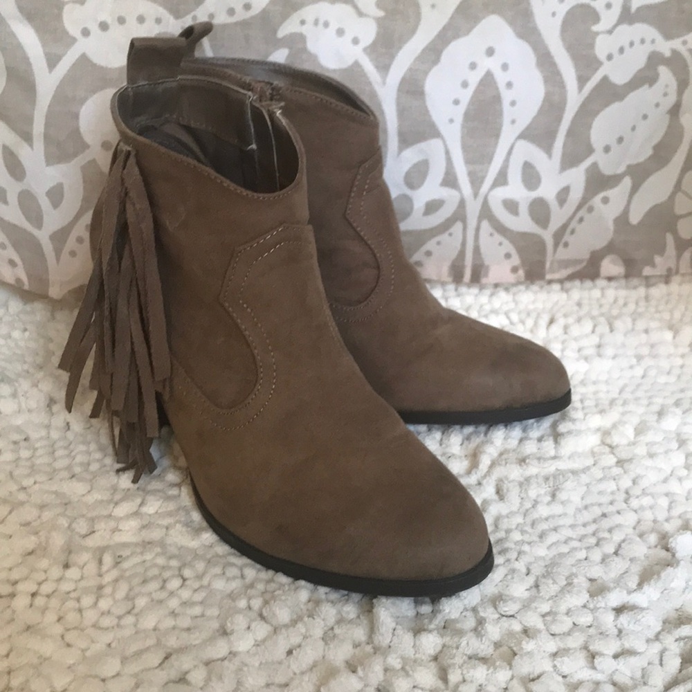‼️SOLD‼️ Brown fringed booties